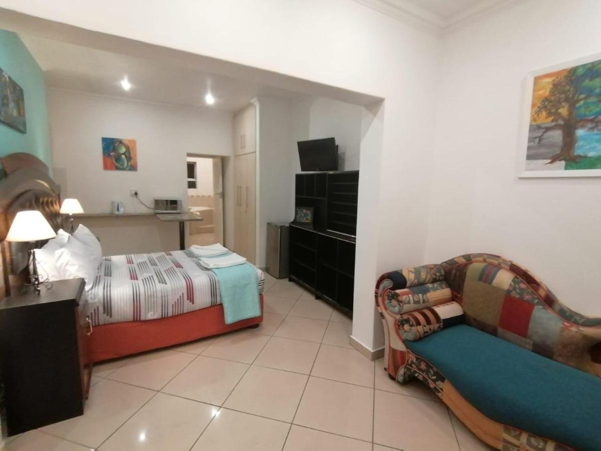 Palm View Guest House Претория Экстерьер фото
