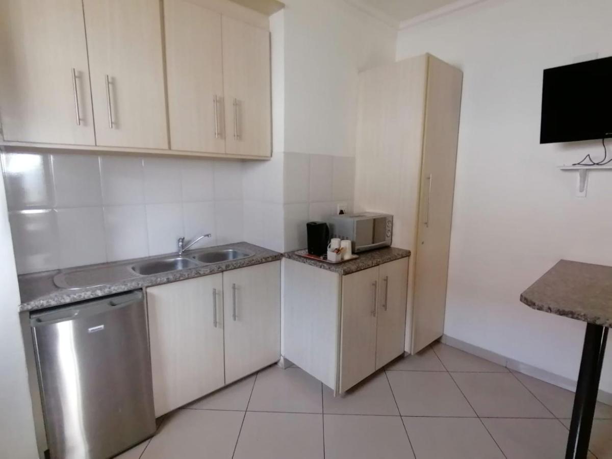 Palm View Guest House Претория Экстерьер фото
